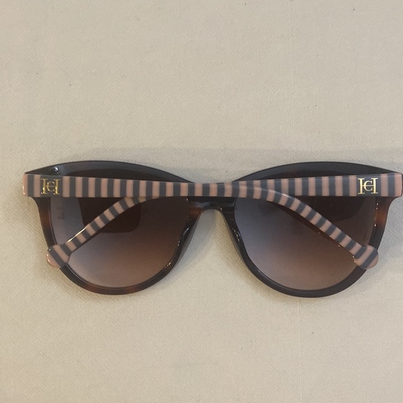 Carolina Herrera Sunglasses - Picture 9 of 10